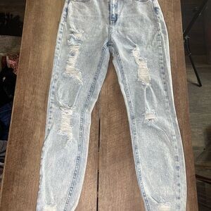 Tinseltown Juniors 3 Distressed Crop Ankle Jean